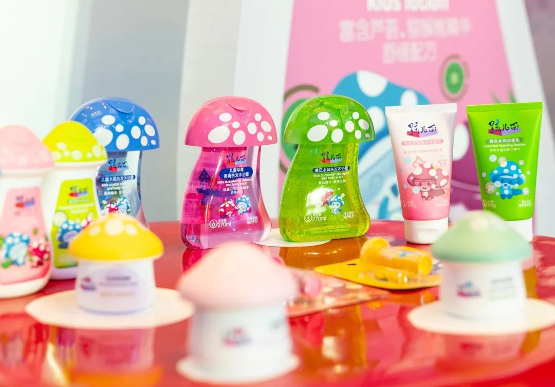 童年记忆,老牌国货,很多护肤人脑海里都会浮想起那些年很时髦的雪花膏