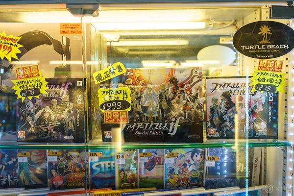 在香港逛街的时候刚好看到,直接下手