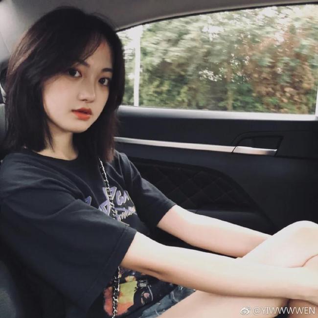 很多人刚开始关注一雯其实单纯是想要看脸.