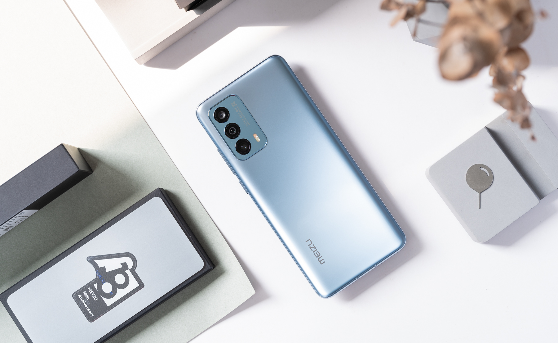 打开凤凰新闻,查看更多高清图片从做播放器开始,魅族已经走过了 18 个