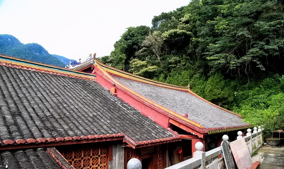 梅州灵光寺:千年古刹,三绝闻名