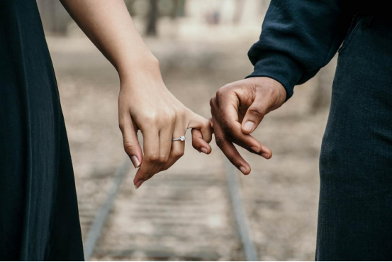 男朋友不让我戴牙套怎么办？-男朋友不让我戴戒指代表什么