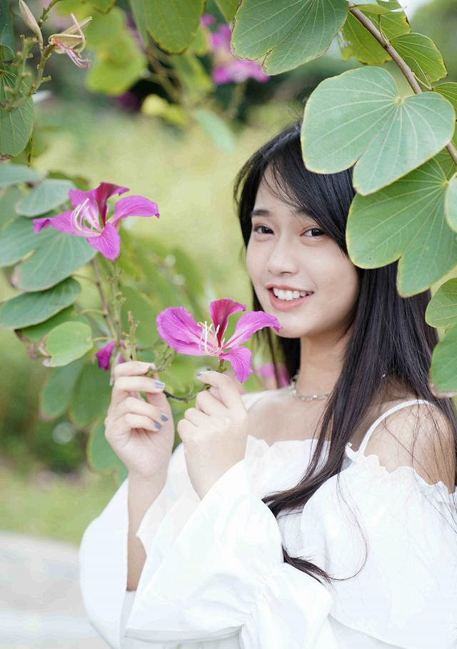 长相清纯的台湾姑娘,甜美笑容就像邻家女孩