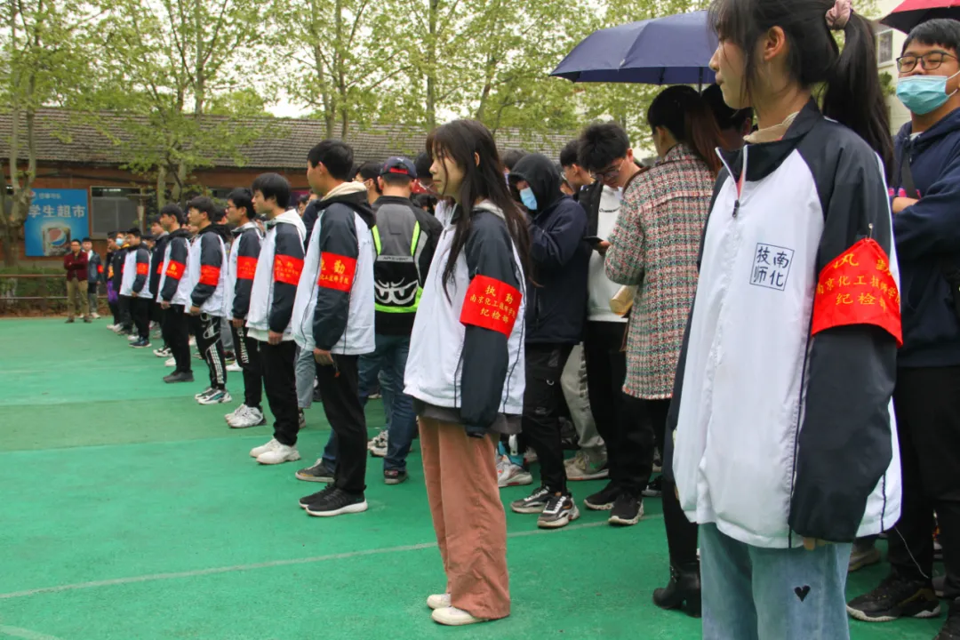 南京化工技师学院2021年第十届学生排球联赛激情开赛