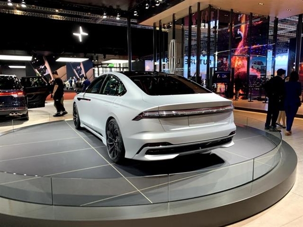 车内27寸大彩电 全系2.0T!林肯全新轿车Zephyr中国预售:25万起