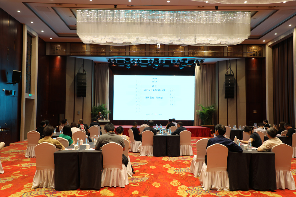 "无界"演讲:从文学的边界,走向更广阔的原野