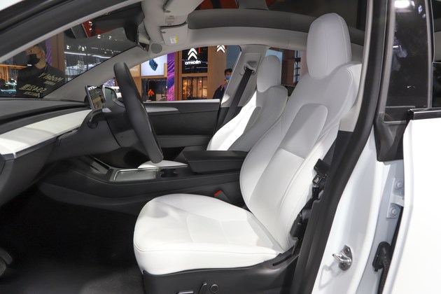 2021上海车展:实拍model y 可选白色内饰/nedc续航594km