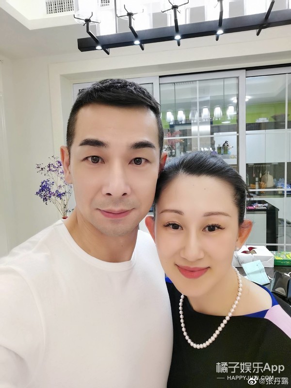 卓哥和老婆张丹露已经结婚15年,感觉欧阳靖可以和赵文卓谈谈养多娃的