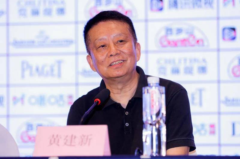 探讨导演黄建华的书