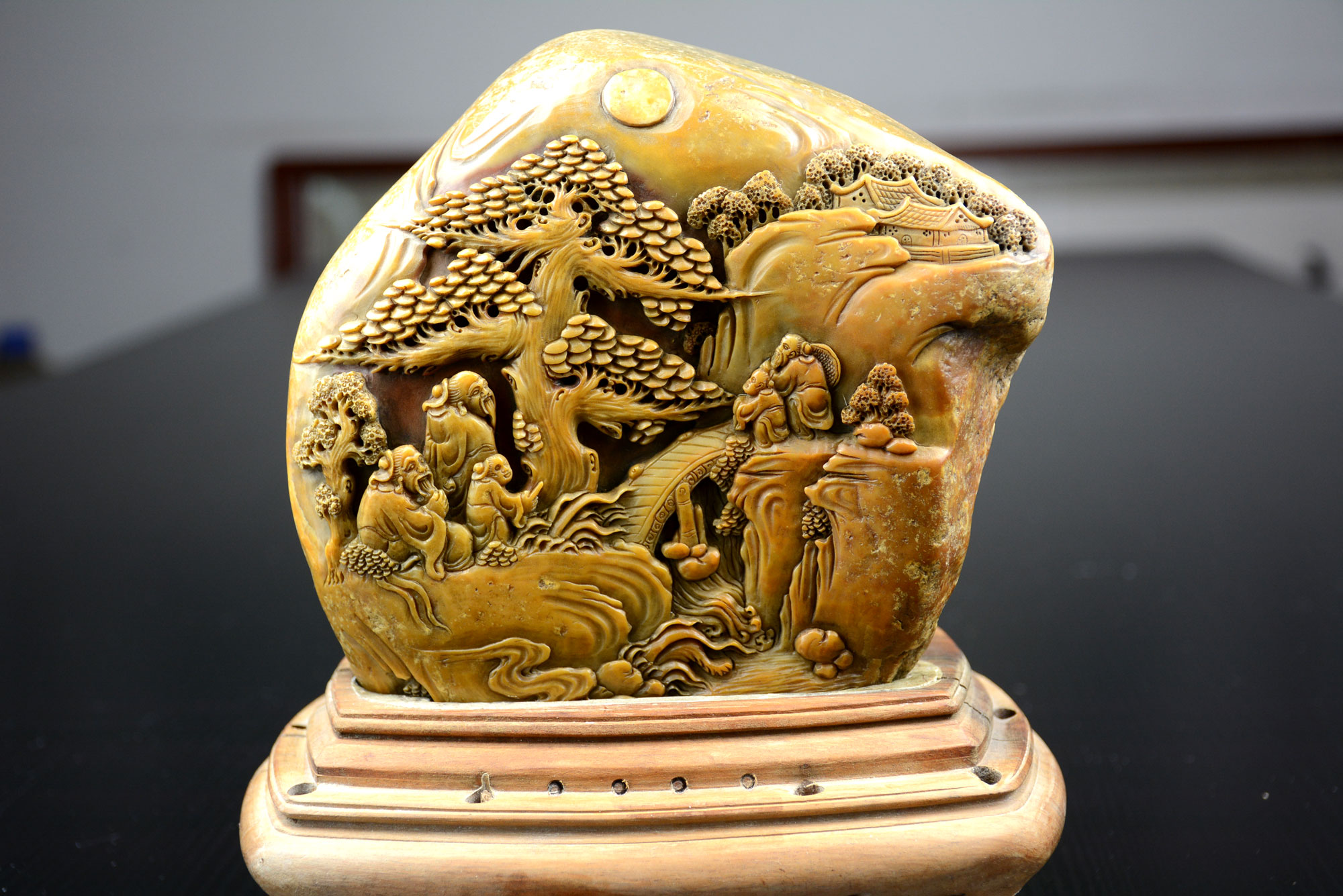 清末著名寿山石雕刻大师林元水作品《衣锦还乡》在福州震撼亮相__凤凰网