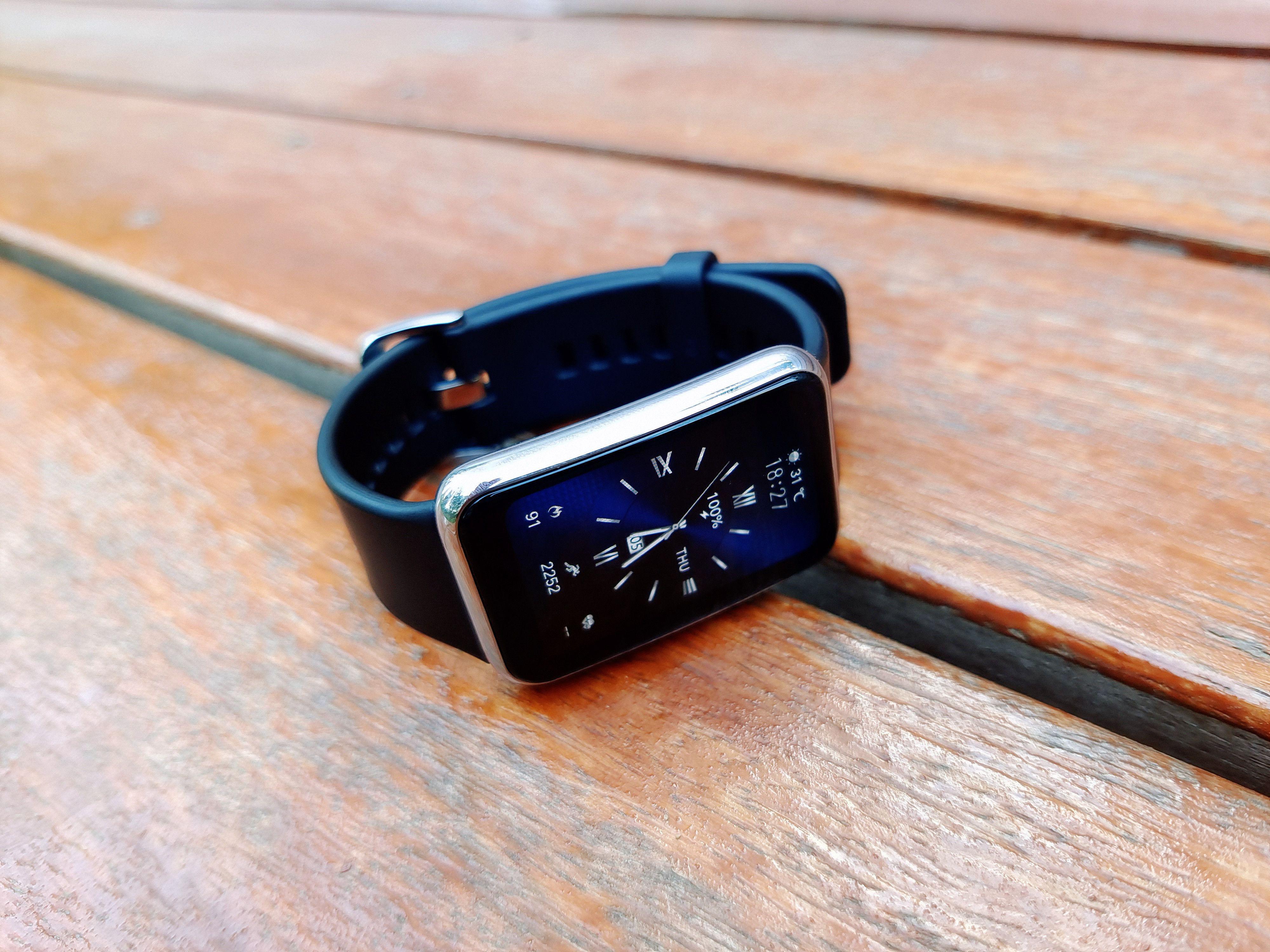 手环般精悍,手表的颜值,huawei watch fit集所长于一身更懂佩戴__凤凰