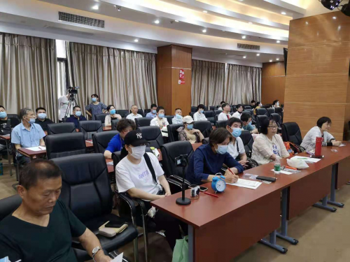 知名画家武修做客湖北职工讲堂弘扬正能量