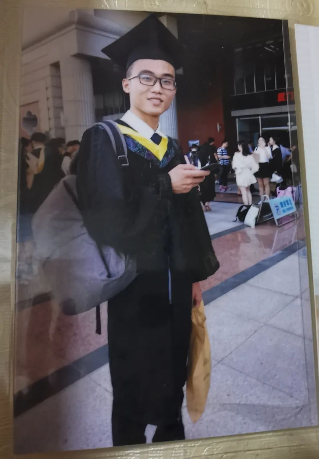 2017年，陈宗佑从厦大毕业后，毅然返乡卖起了柚子。