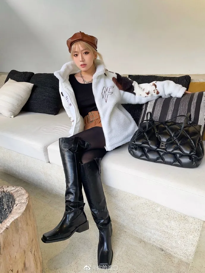 口子姐直播大哭"冒泡",网友却都让她去当喜剧人?