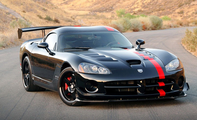 蝰蛇,道奇旗下的顶级跑车品牌,美式大排量肌肉跑车的代表,也是性价比