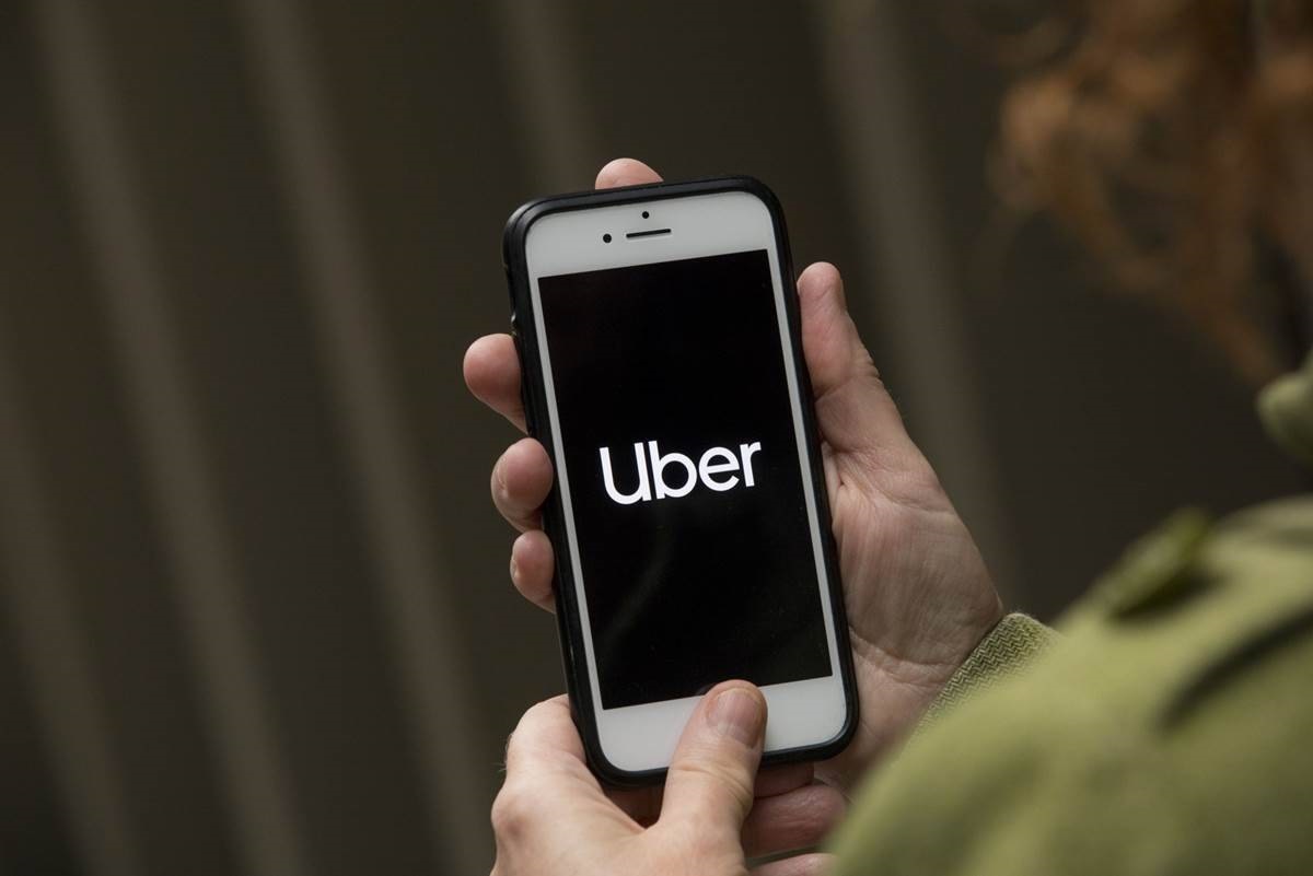 网约车司机是否为企业员工？英国法院将对Uber 司机做出决定_凤凰网