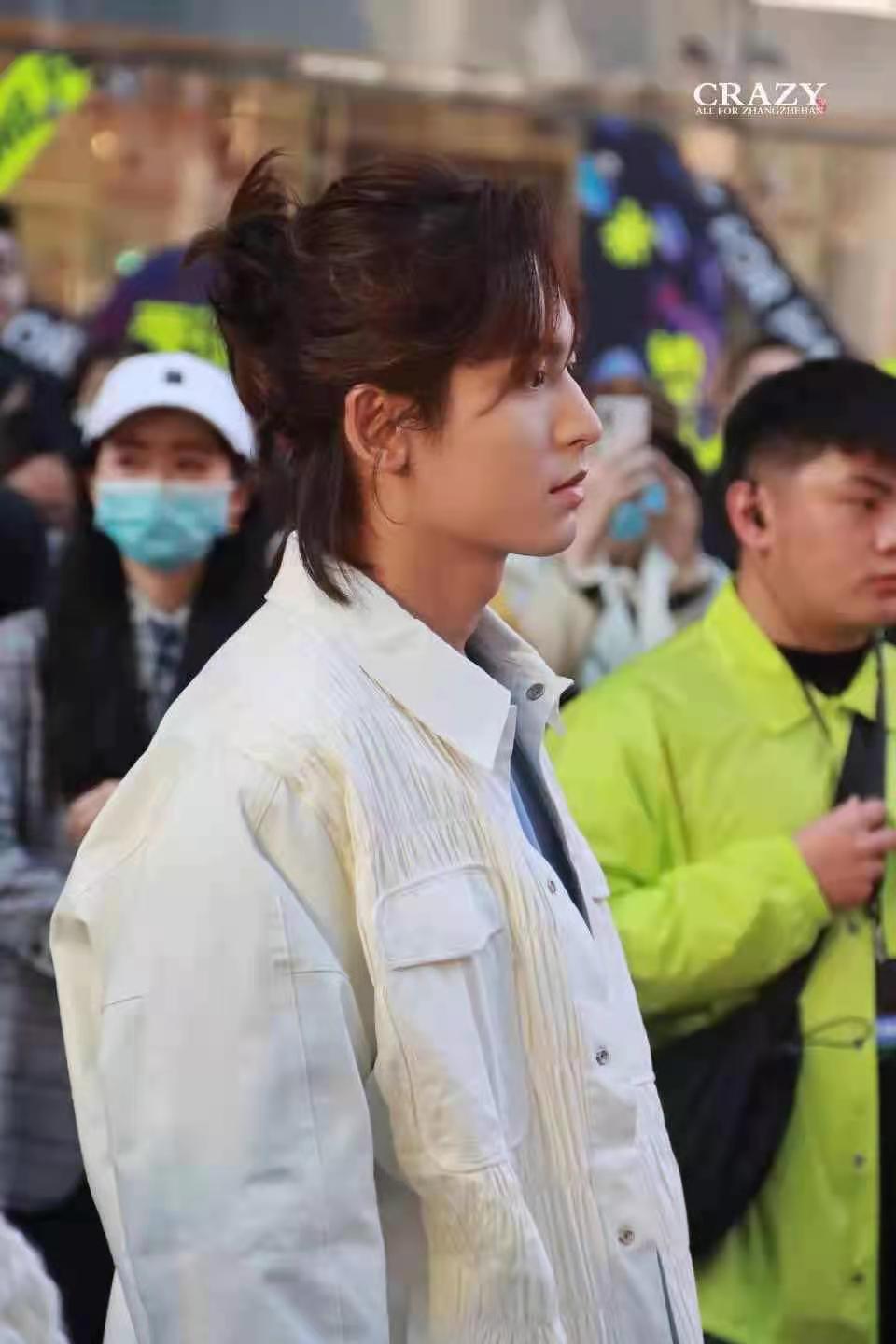 潘多拉线下活动因人太多临时取消 张哲瀚粉丝有秩序离场