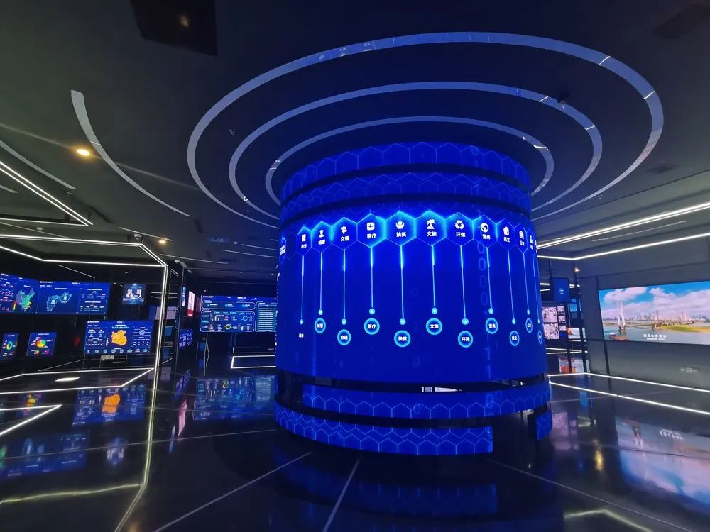 南昌城市大脑展厅"中枢"(方洁/摄)因为滕王阁,因为八一起义,南昌在