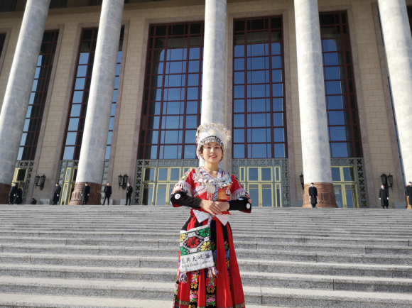 抖音启动创作者分享计划湖北站,恩施大峡谷导游卖力直播宣传景区获评