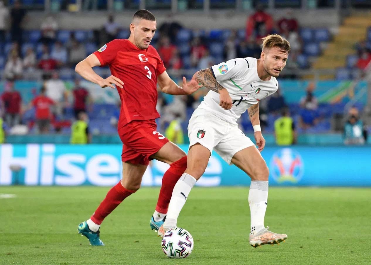 足球盛宴，欧洲杯强敌相遇：英格兰与俄罗斯争夺晋级名额