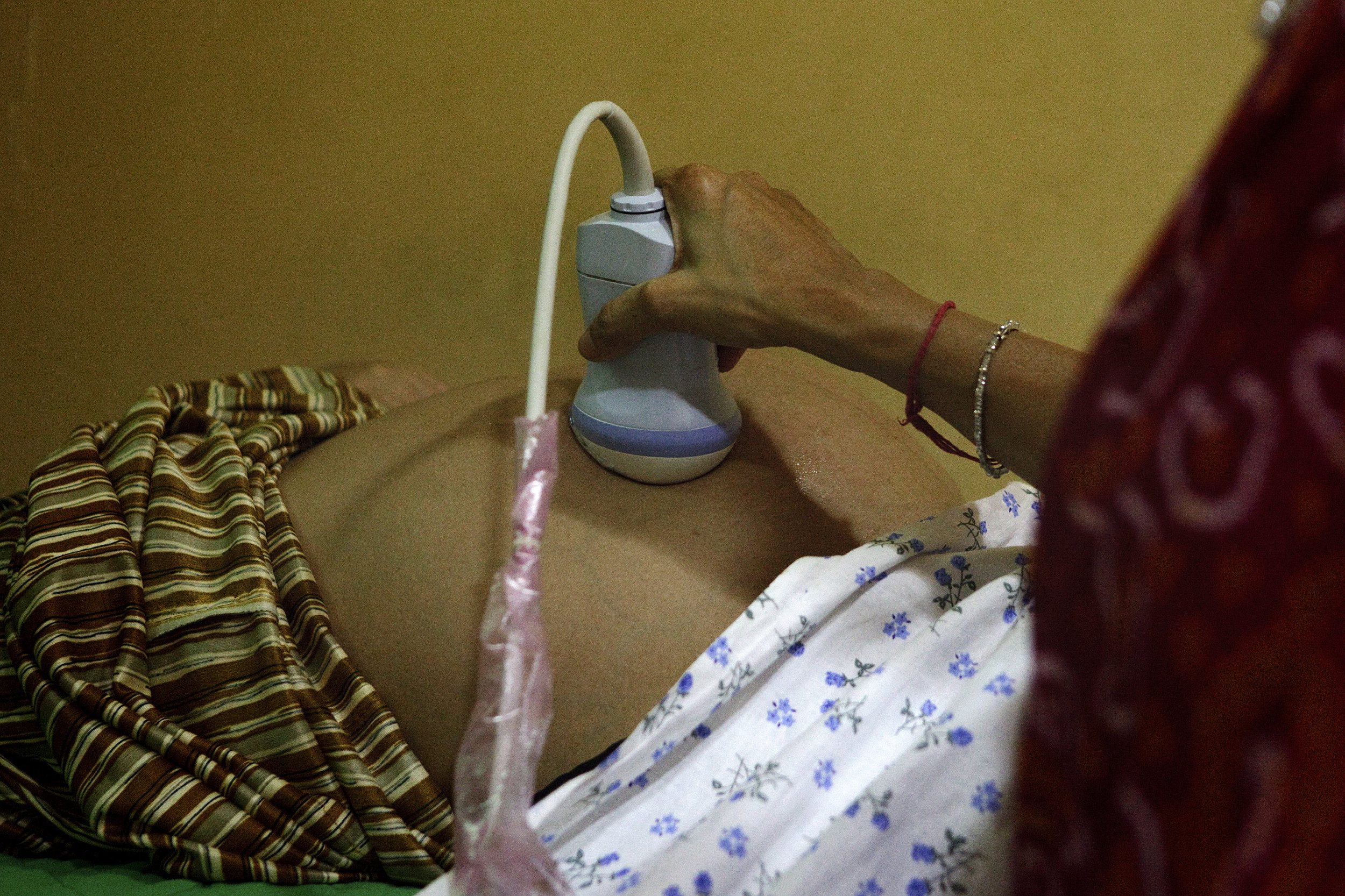 当地时间2010年10月1日,印度阿南德市的阿肯夏代孕诊所,这里大概就是印度最知名的代孕诊所。 人民视觉 资料图