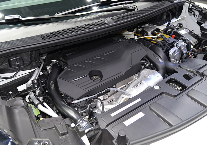 外观更精致油耗低至17l全新标致4008phev实拍