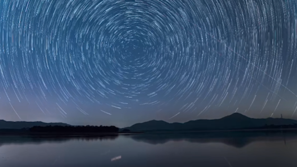 追星逐日！货车司机花6个月拍出星辰大海