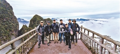 登上圣堂山顶