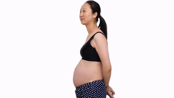 摄影师为妻子拍摄800多张孕期照：将来给孩子看