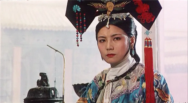 共同主演的电影《火烧圆明园》《垂帘听政》中饰演的温婉善良的慈安