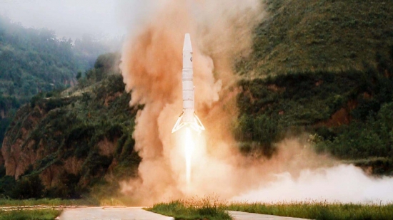 国内首次液体火箭蚱蜢跳深蓝航天星云m垂直回收飞行试验成功