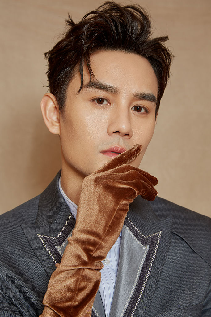 滚动新闻 正文0 1/7 2020年12月31日,王凯参加2021浙江卫视跨年晚会