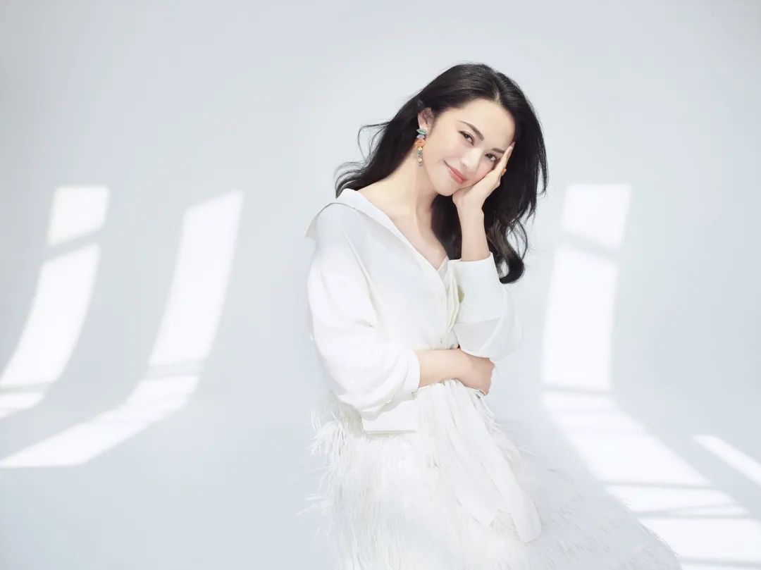 "姚晨回怼恶评"上了热搜,但她没有退缩.