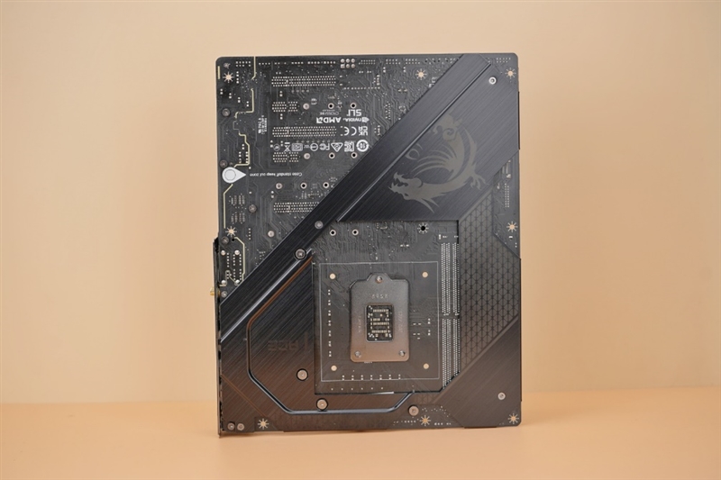 恐怖的战神主板!微星Z590 ACE套装评测:内存与CPU超频独步天下