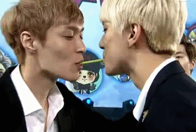 5年7部甜偶剧都用吻替他是男德学院院长吗