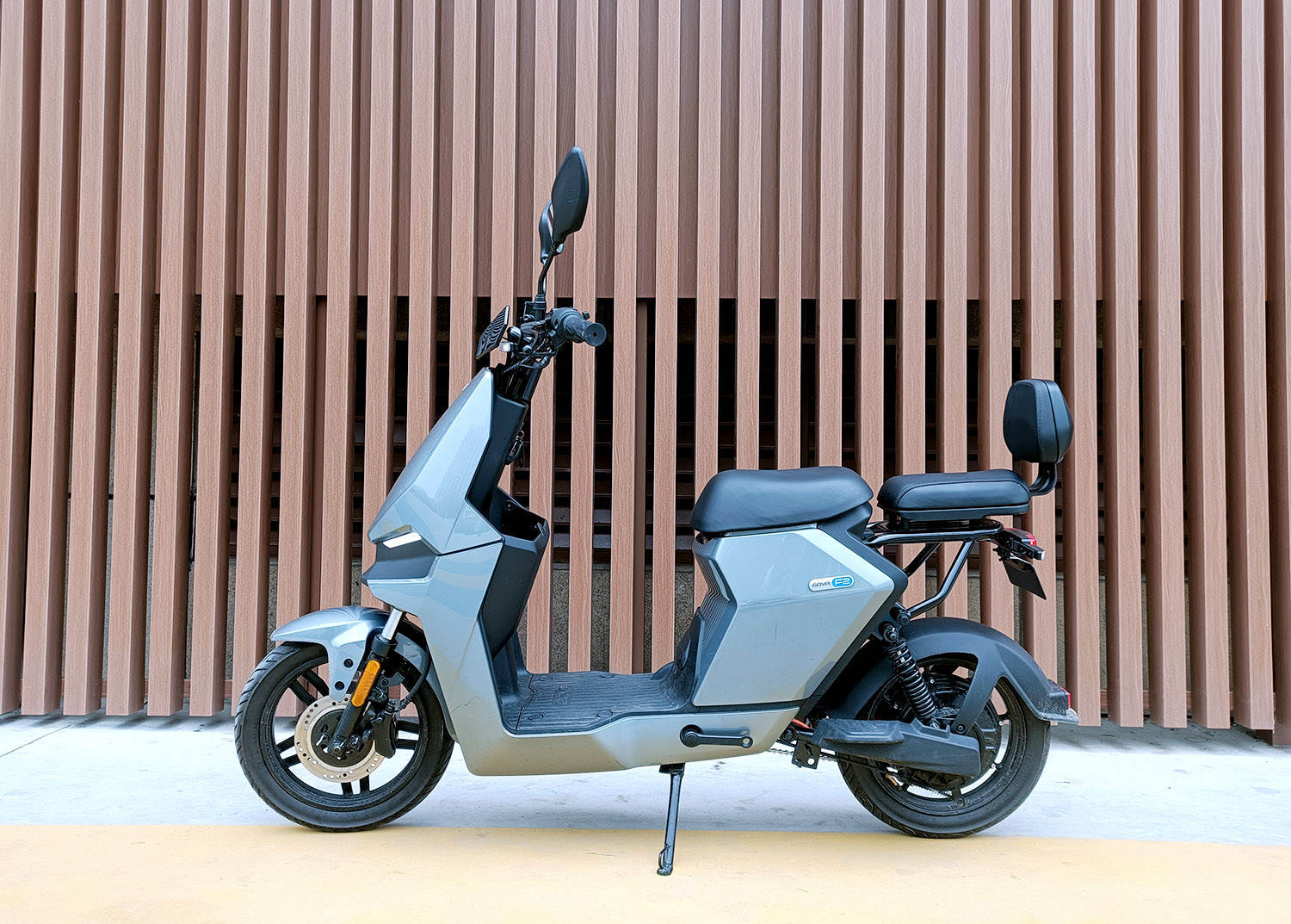 小牛电动gova f2堪称细节狂魔!外观,功用,安全拿捏到位