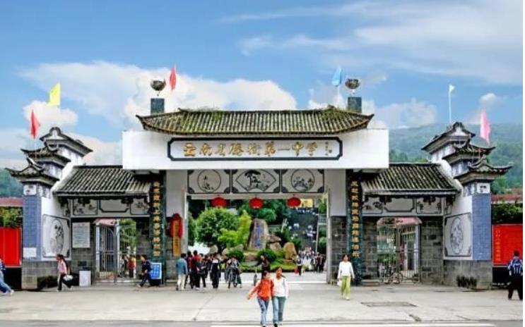 面对衡水招生魔力,蠡县打响生源保卫战!"县中塌陷"再引关注__凤凰网