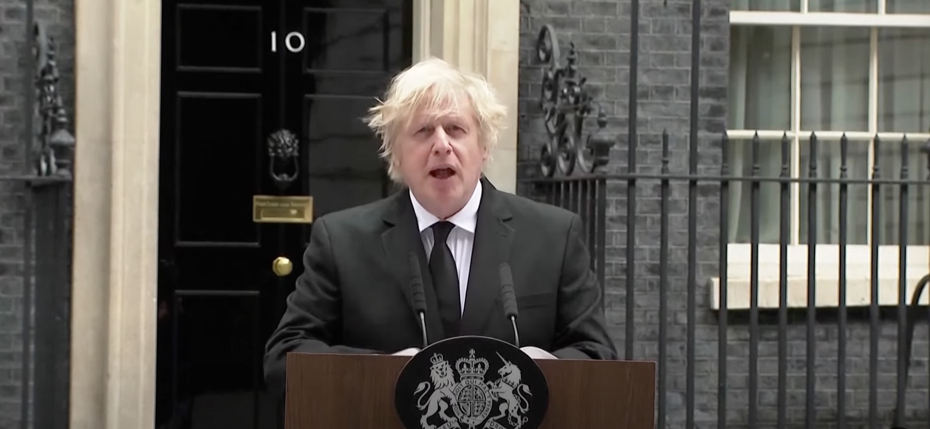 英国首相约翰逊不梳头发 约翰逊的头发是一种病