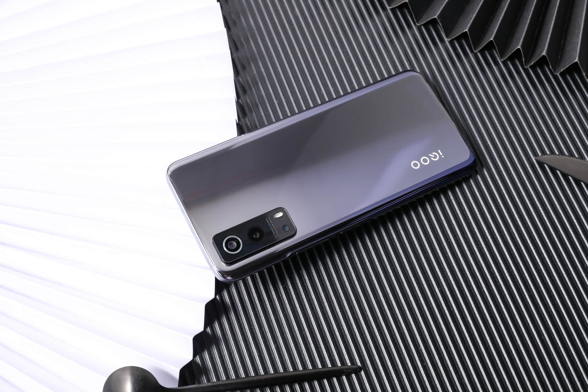 iqoo z3销量出众,大量用户好评来袭__凤凰网