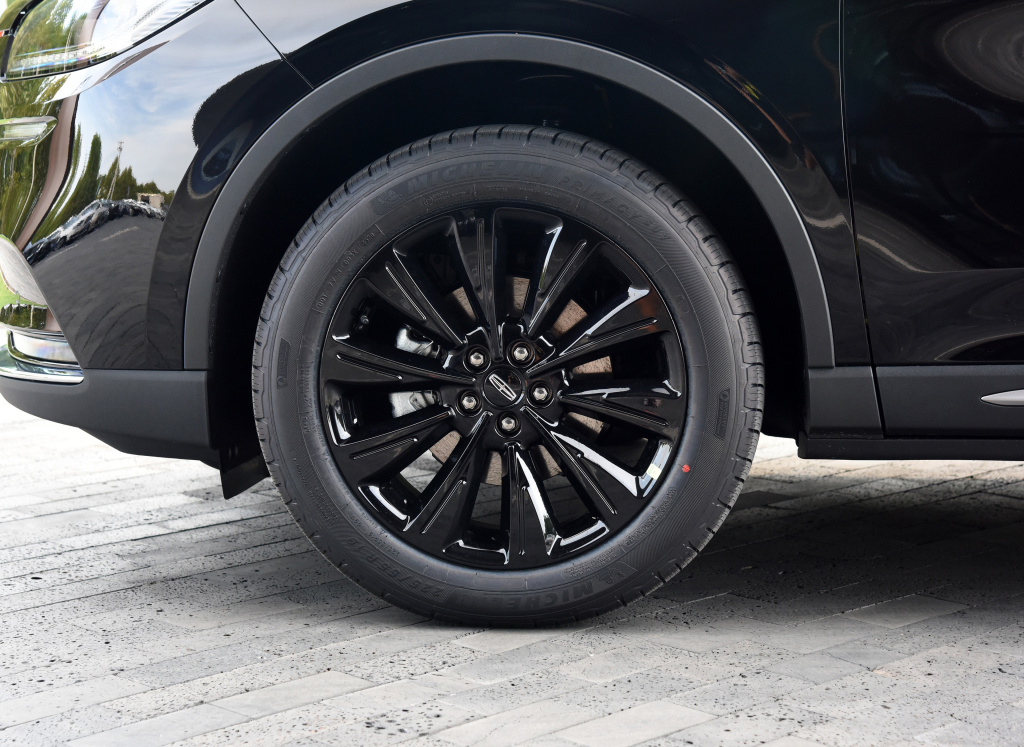 国产林肯冒险家选两驱顶配版性价比更高网友四驱没必要