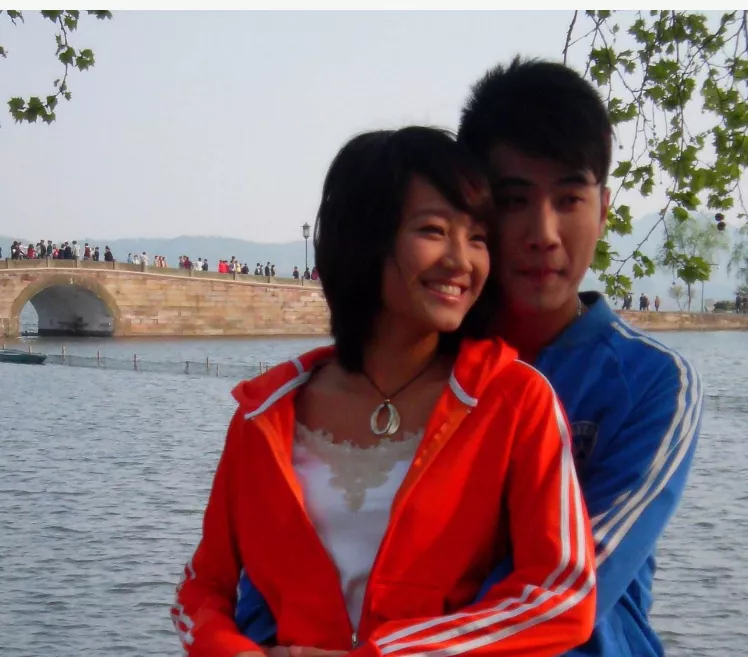 有人拍到朱丹和陶喆同游西湖,还有人爆料陶喆给朱丹按摩,直指朱丹