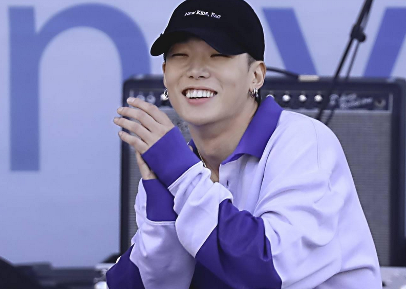 让粉丝最心梗的行为真的出现了,bobby当年巡演都是带着女友的__凤凰网