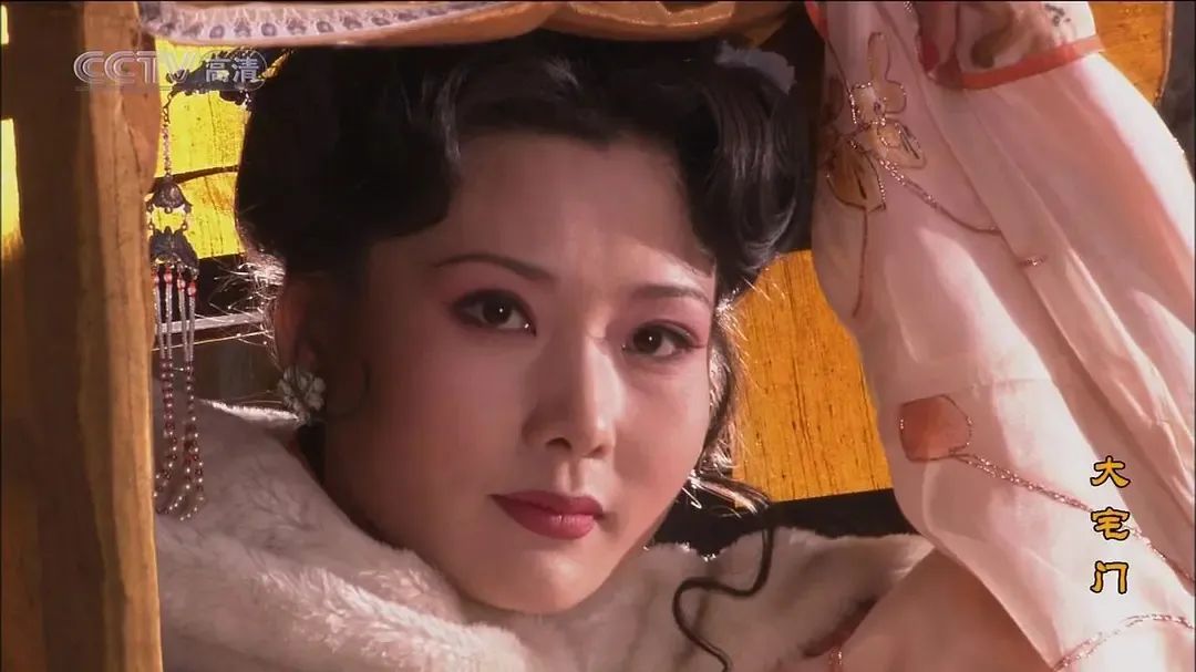 《大红灯笼高高挂》