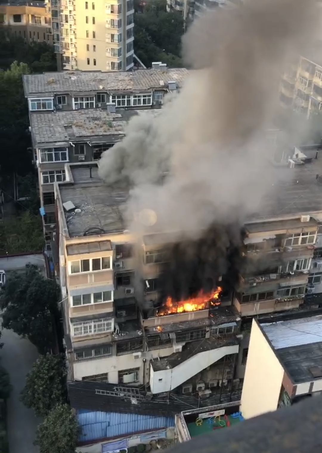郑州洗浴排行_郑州一洗浴中心员工宿舍起火3人死亡