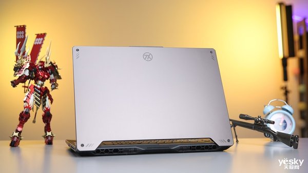 华硕天选2游戏本评测:NVIDIA GeForce RTX 3070+AMD锐龙7 5800H加持的