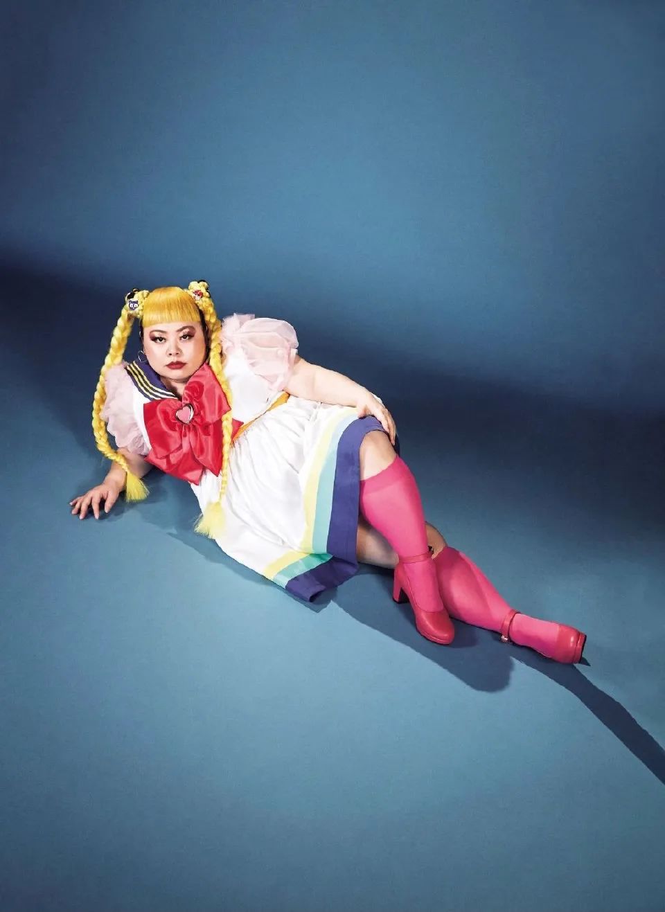 但是看完渡边直美的视频会发现, 所谓身材,颜值都不是阻止一个胖女孩