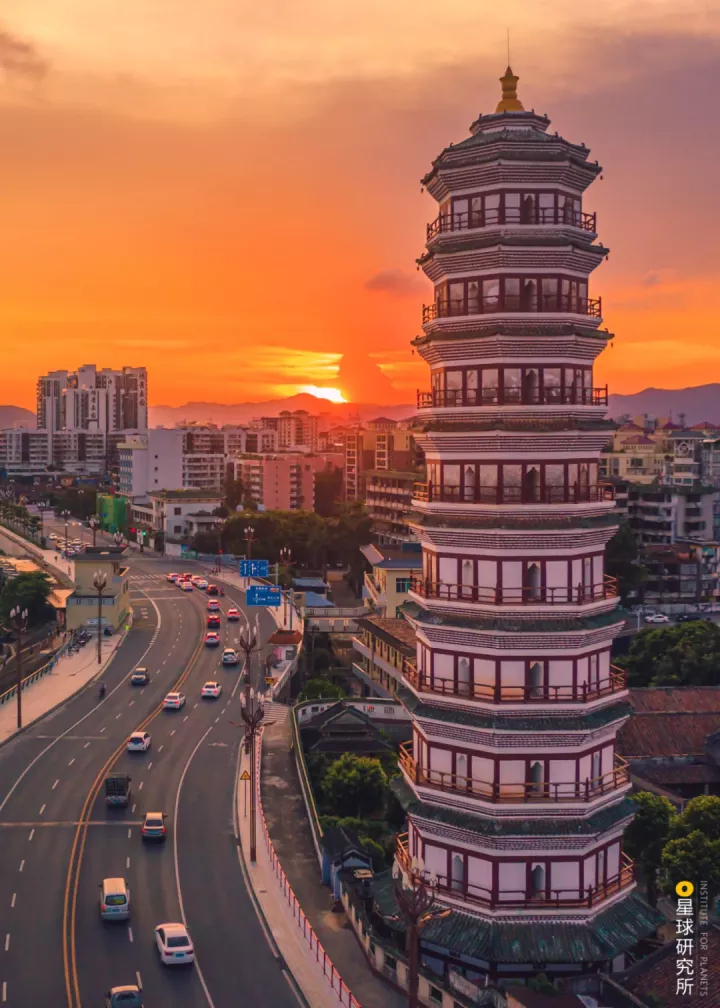 坐落于肇庆高要的八卦村,自明朝初年建村,村庄按「八卦」分布,特色