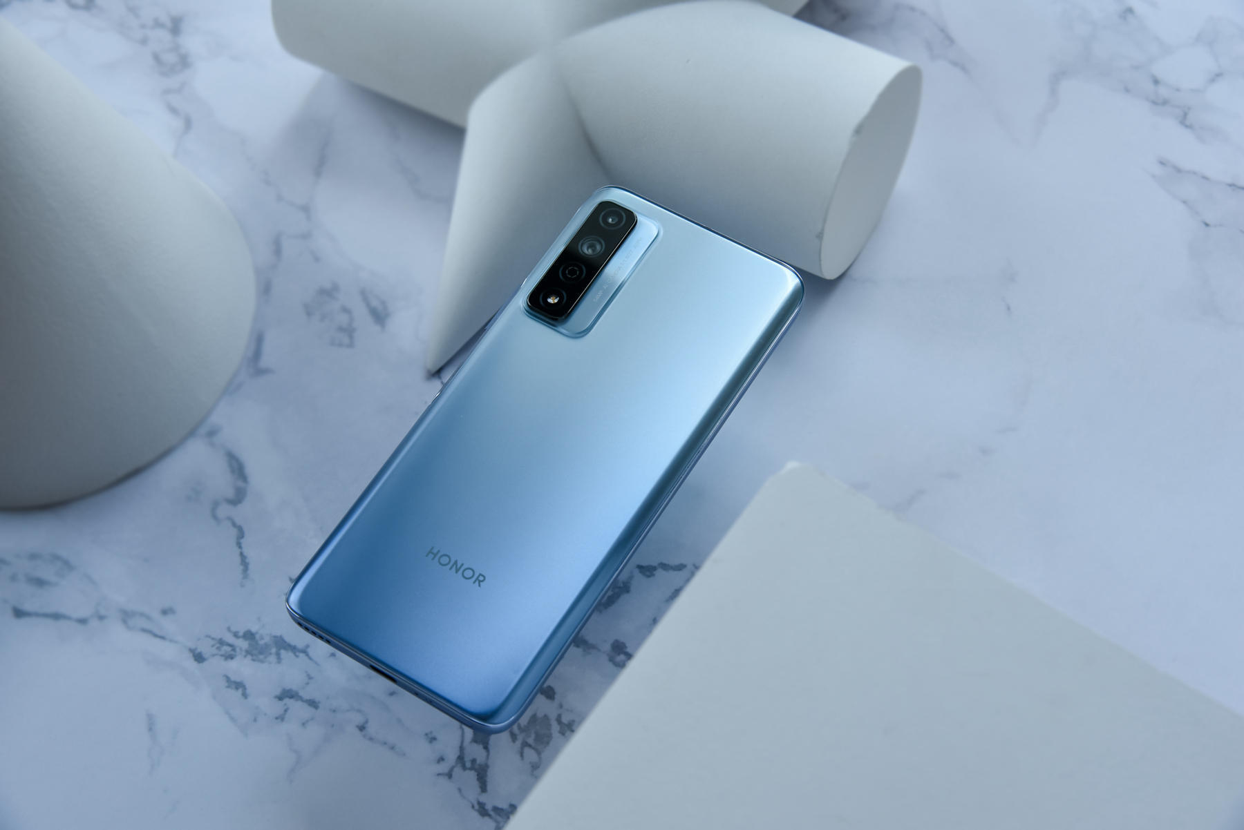 荣耀play5t pro上手体验,千元机拥有超高屏占比,颜值飙升!