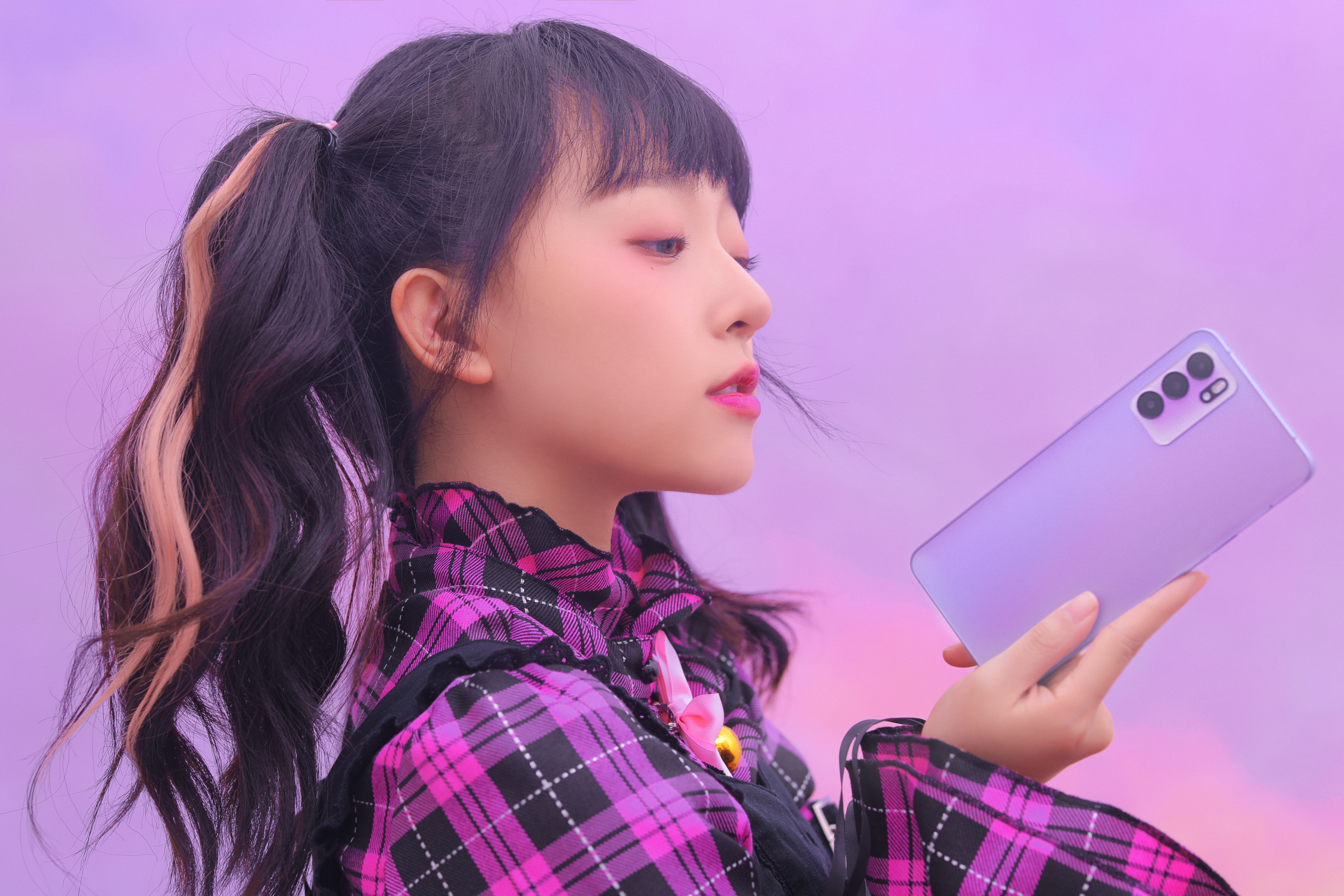 从英国女王到凯特王妃,紫色为什么是名门标签?