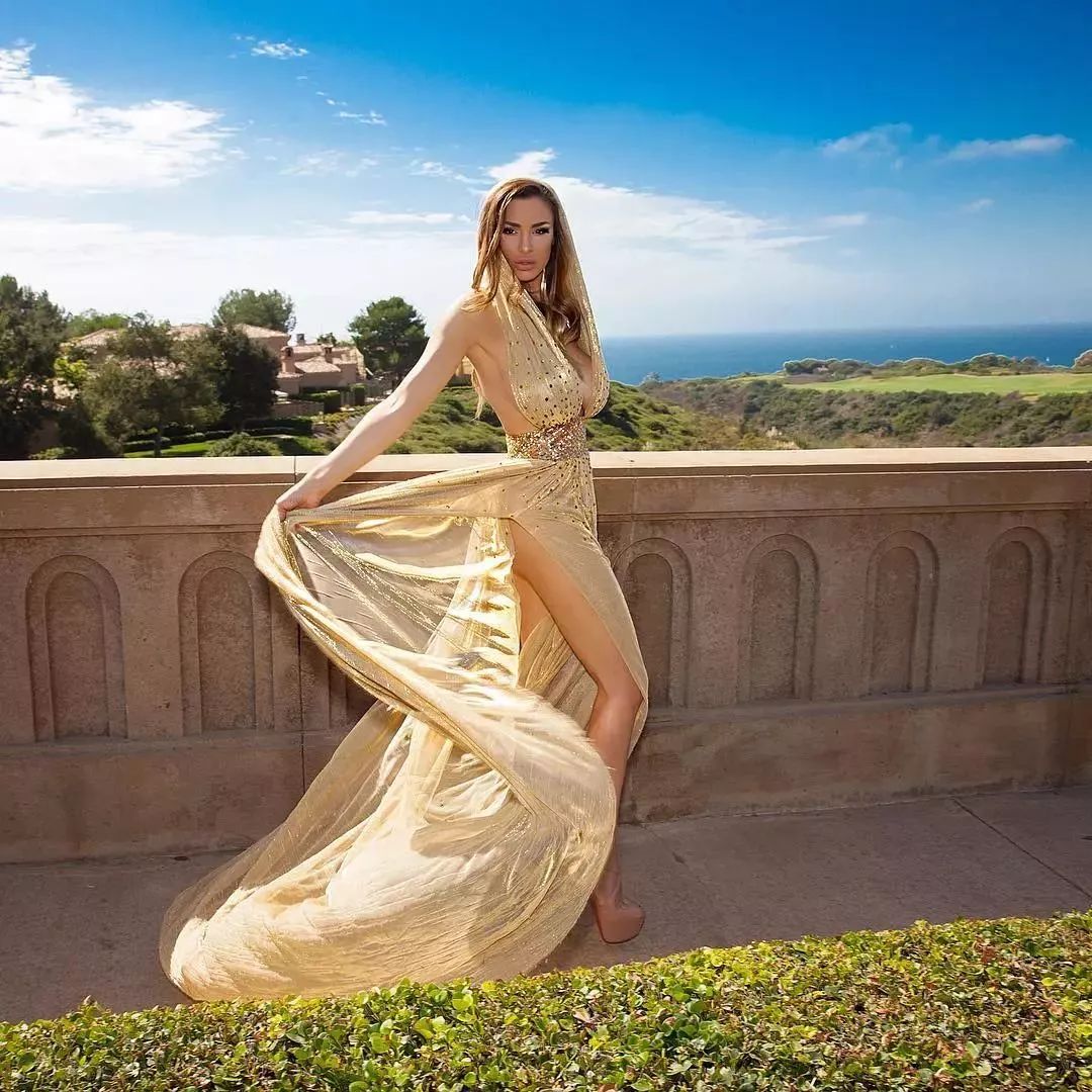 德国女乔丹h杯大胸被称"第一乳神",身材腰细臀挺!